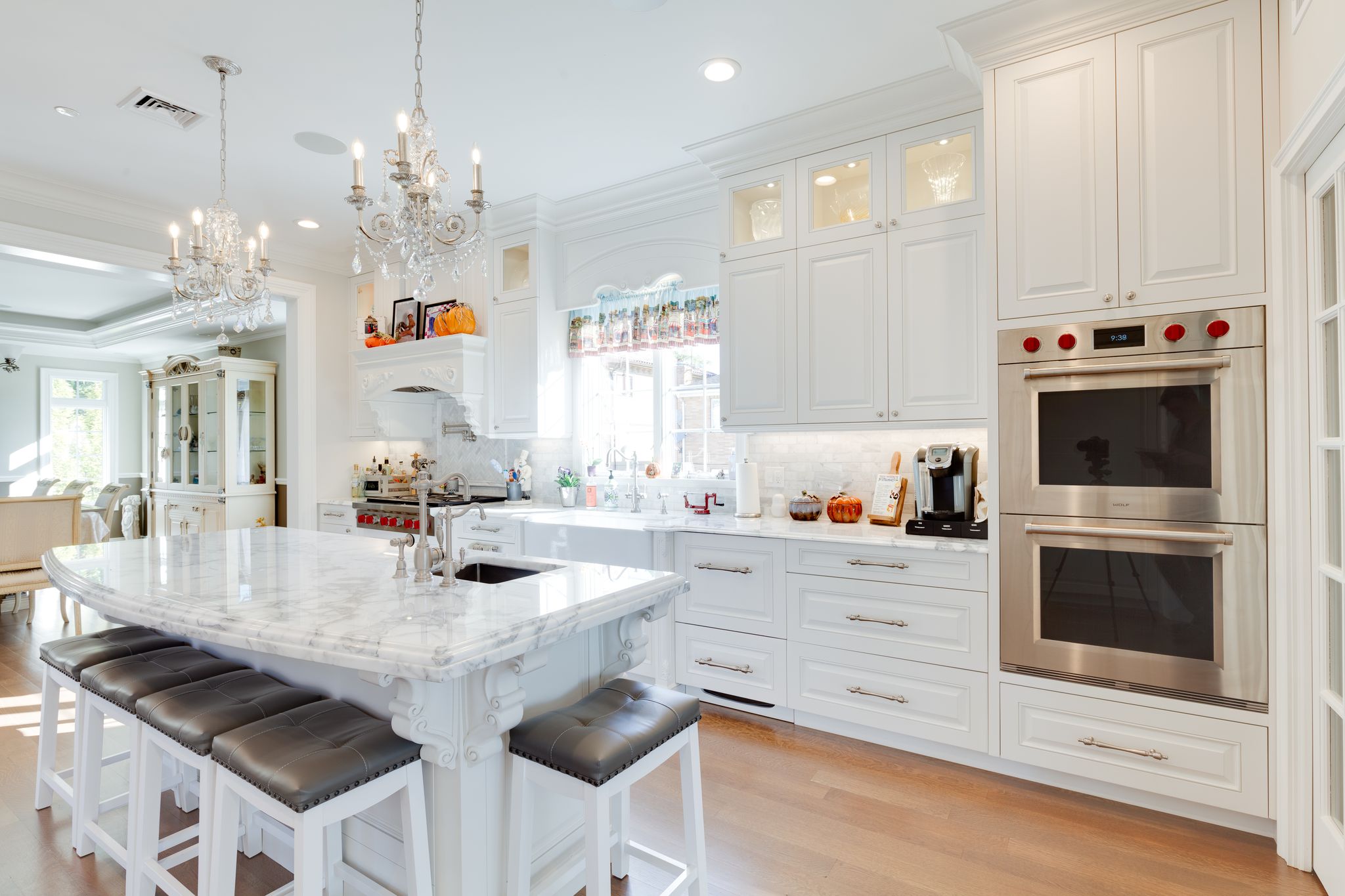 All white kitchen